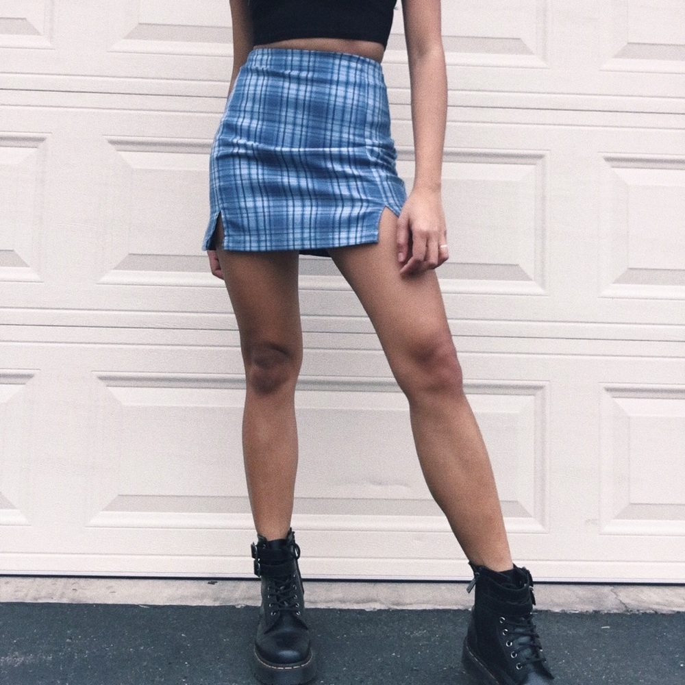 NWOT Brandy Melville Cara skirt